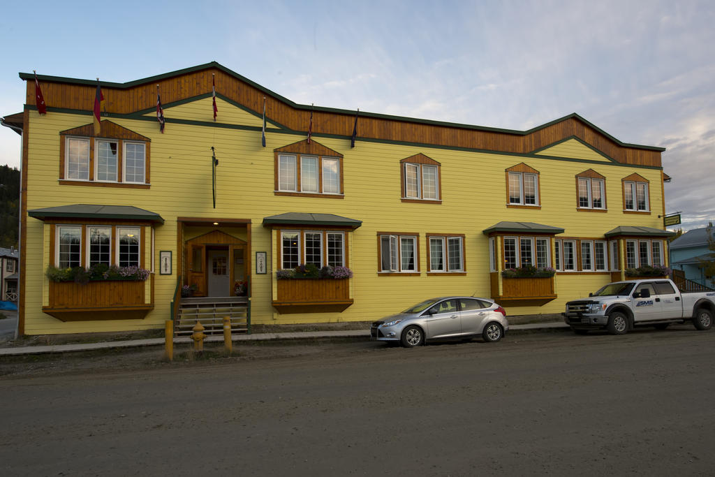 Aurora Inn Dawson City Buitenkant foto